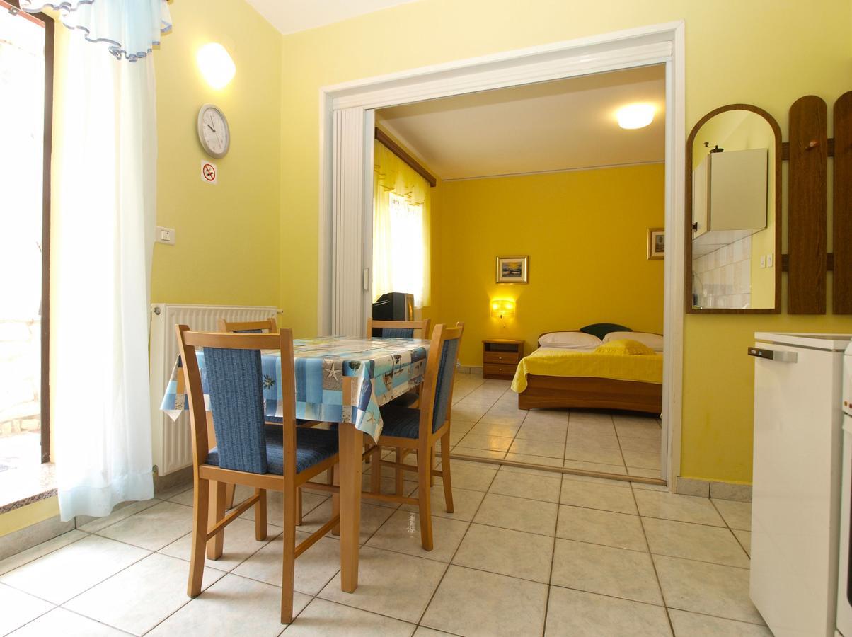 Apartments Vida 1682 プーラ エクステリア 写真