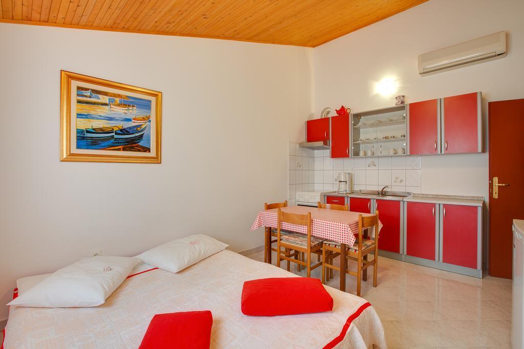 Apartments Vida 1682 プーラ エクステリア 写真